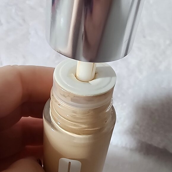 Clinique Beyond Perfecting Concealer - Brand New - CN08 - Picture 4 of 4